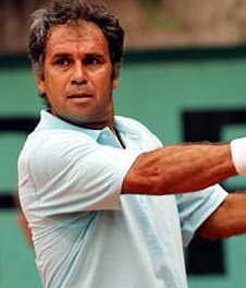 Yannick Hesse, l'ancien entraîneur du Stade Toulousain, a pris Mladenovic sous sa raquette.