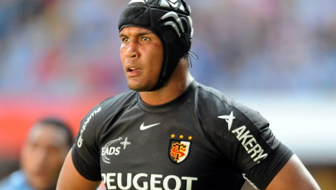 Thierry Dusautoir, out la fin de la saison dernière, serait encore forfait pour trois mois.