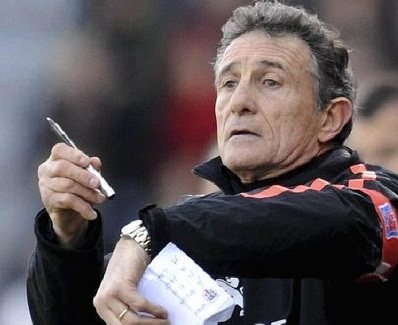 C'est l'heure pour Guy Novès de quitter le Stade Toulousain après 40 ans de vie commune. Même si la fumée blanche ne surplombe pas le siège de la FFR, habemus Papam manager du XV de France. Cet après-midi, Ernest-Wallon n'aura "dieu" que pour lui. En espérant qu'il est autant pour son successeur Ugo Mola, le sage, l'efficace, le taiseux. Un mec plus que bien.