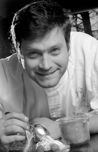 Après Michel Sarran pour "Top Chef" sur M6, Yannick Delpech, chef étoilé de l'Amphitryon et du Sandya amène la touche toulousaine aux shows culinaires TV. Il intègre, à partir de ce soir, le jury de "Masterchef" sur TF1.